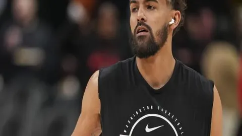 欧洲杯金牌教头出任灰熊临时主帅，获双料大奖殊荣！